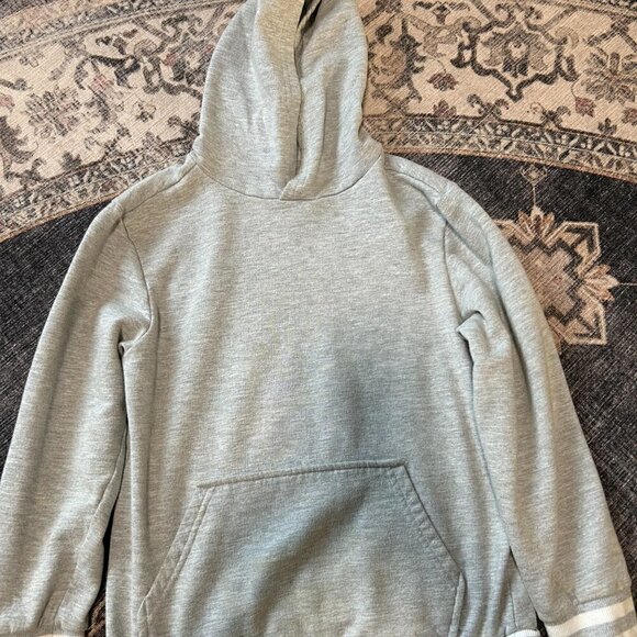 Bundle of Boys Long Sleeve Size 7/8 and S EUC - Picture 4 of 5